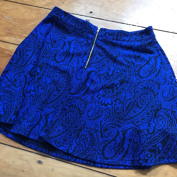 Romeo and Juliet Couture Blue Paisley Skirt - Picture 5 of 6